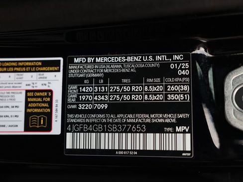 Used 2025 Mercedes-Benz GLE 450e 4MATIC w/ Driver Assistance Package image 40