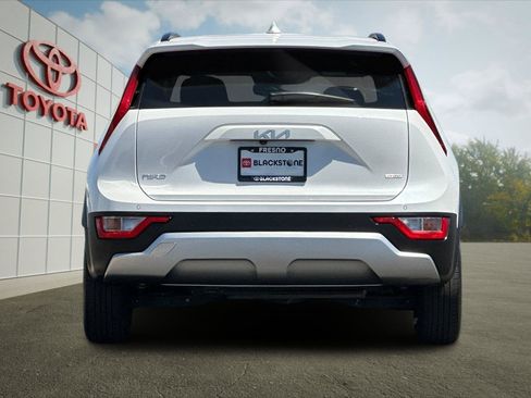 Used 2023 Kia Niro EX w/ EX Cold Weather Package FWD image 4
