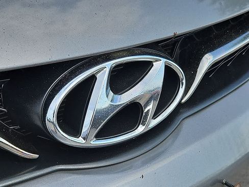 Used 2013 Hyundai Elantra Limited FWD image 28
