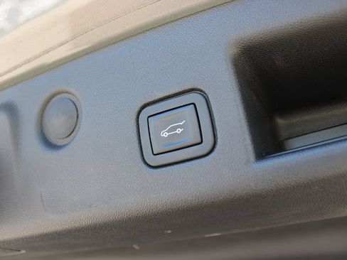 Used 2019 Chevrolet Equinox LT AWD/4WD image 35