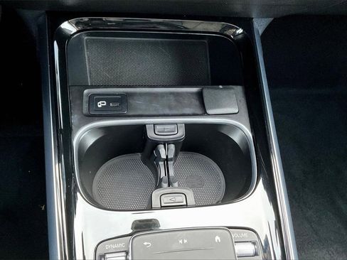 Used 2021 Mercedes-Benz GLB 250 4MATIC image 15