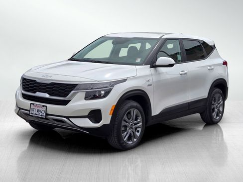 Used 2023 Kia Seltos LX AWD/4WD image 8