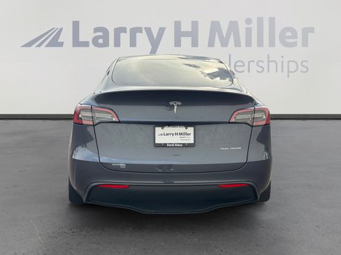 Used 2023 Tesla Model Y Long Range image 4