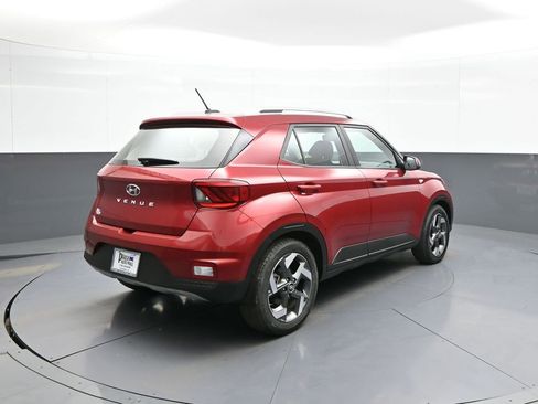 Certified 2023 Hyundai Venue SEL FWD image 6