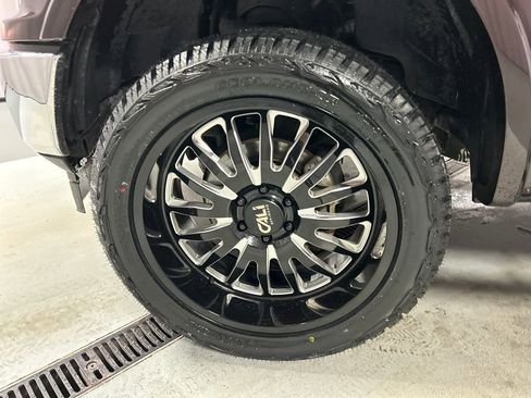 Used 2019 Ford F150 Lariat image 9