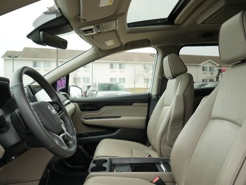 Used 2023 Honda Odyssey Elite image 32