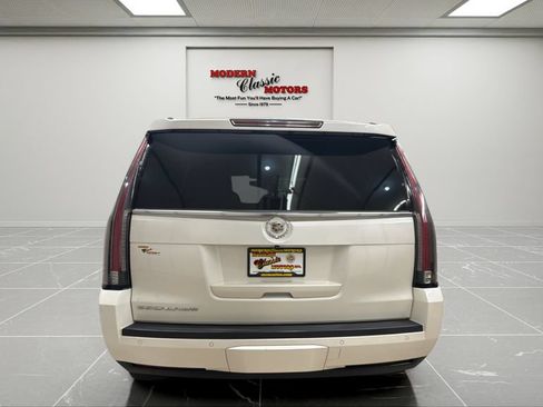 Used 2015 Cadillac Escalade Premium AWD/4WD image 4