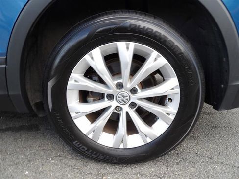 Used 2018 Volkswagen Tiguan S image 23
