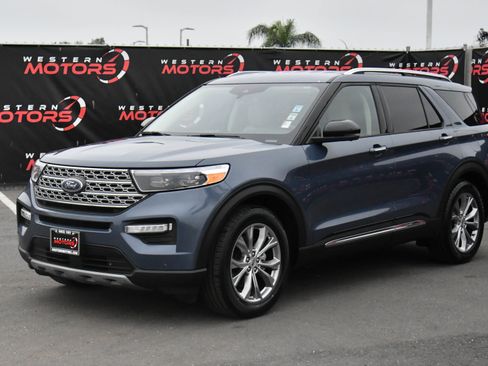 Used 2021 Ford Explorer Limited w/ Equipment Group 301A image 3