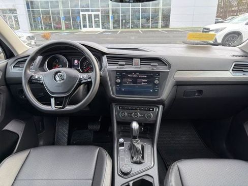 Used 2021 Volkswagen Tiguan SE w/ Panoramic Sunroof Package AWD/4WD image 23