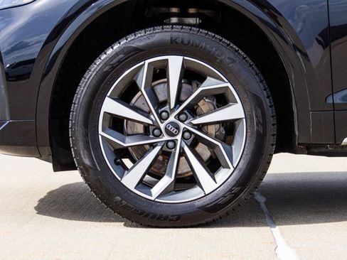 Certified 2021 Audi Q5 Premium w/ Convenience Package AWD/4WD image 9