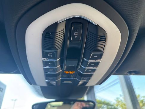 Used 2017 Porsche Cayenne S AWD/4WD image 32