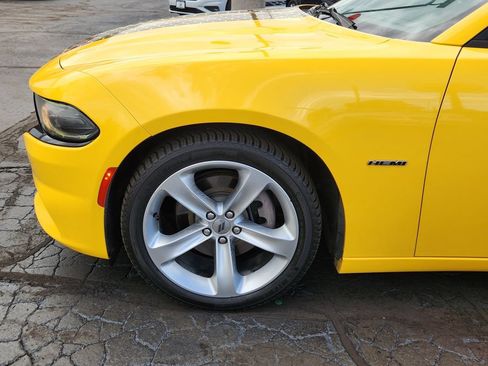 Used 2017 Dodge Charger R/T RWD image 13