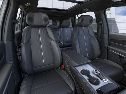 New 2026 Cadillac Vistiq Luxury AWD/4WD image 16
