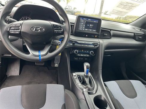 Used 2019 Hyundai Veloster 2.0 image 18