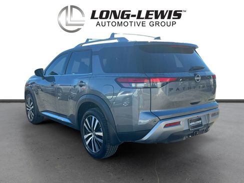 Used 2024 Nissan Pathfinder Platinum image 4