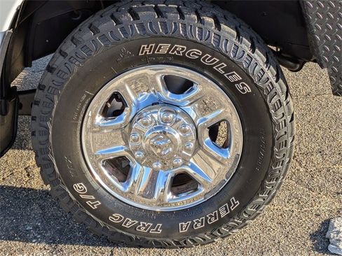 Used 2022 RAM 2500 Tradesman w/ Chrome Appearance Group image 11