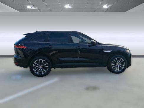 Used 2017 Jaguar F-PACE Premium image 8