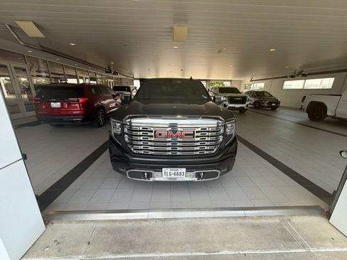 Used 2023 GMC Sierra 1500 Denali w/ Denali Reserve Package AWD/4WD image 2