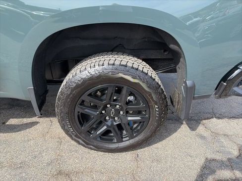 Used 2026 Chevrolet Silverado 1500 Custom Trail Boss w/ Turbomax Blackout Package AWD/4WD image 5