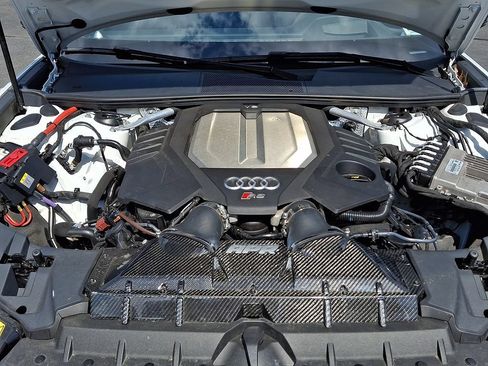 Used 2022 Audi RS 6 AWD/4WD image 34