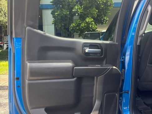 Used 2022 Chevrolet Silverado 1500 Custom Trail Boss AWD/4WD image 12