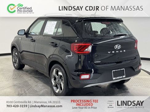 Used 2024 Hyundai Venue SEL image 6