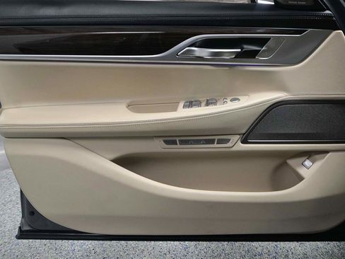 Used 2017 BMW 750i xDrive image 6