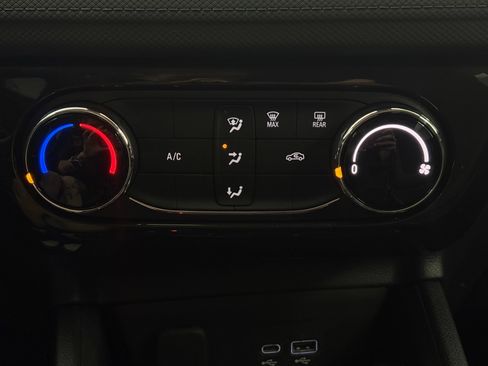Used 2025 Chevrolet TrailBlazer LT FWD image 23