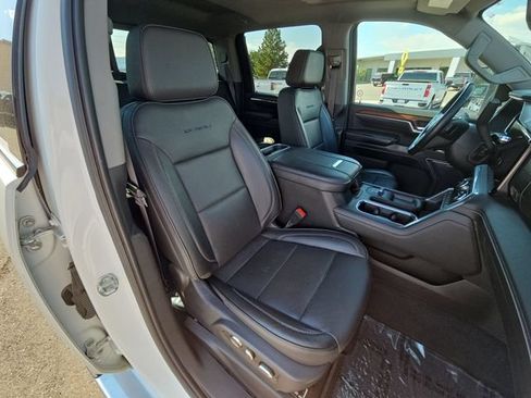 Used 2024 GMC Sierra 3500 Denali w/ Denali Reserve Package AWD/4WD image 18