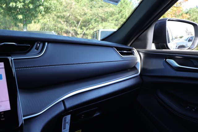 New 2027 Jeep Grand Cherokee Laredo X RWD image 26
