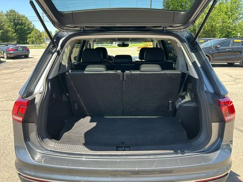 Used 2018 Volkswagen Tiguan SE w/ 3rd Row Seat Package AWD/4WD image 23