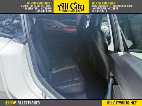 Used 2021 Tesla Model Y Long Range AWD/4WD image 15