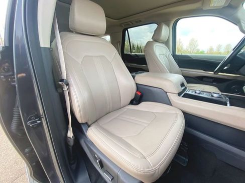 Used 2024 Ford Expedition Limited AWD/4WD image 29