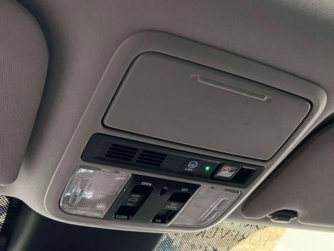 Used 2023 Honda Odyssey Touring image 31