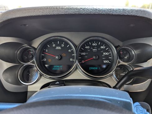 Used 2007 Chevrolet Silverado 2500 LT w/ 1LT Convenience Package AWD/4WD image 18