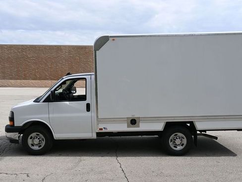 New 2026 Chevrolet Express 3500 w/ Power Convenience Package image 11