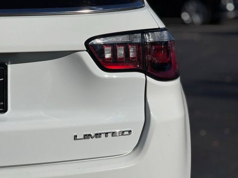 Used 2023 Jeep Compass Limited image 13