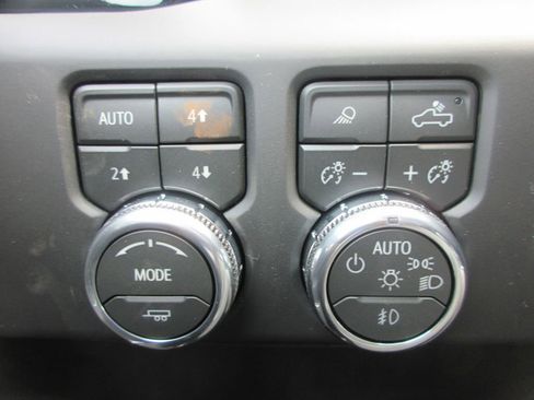 New 2026 GMC Sierra 3500 Denali w/ Denali Reserve Package AWD/4WD image 18