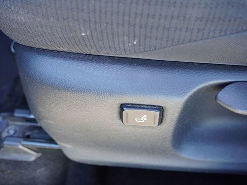 Used 2018 Toyota C-HR XLE image 21