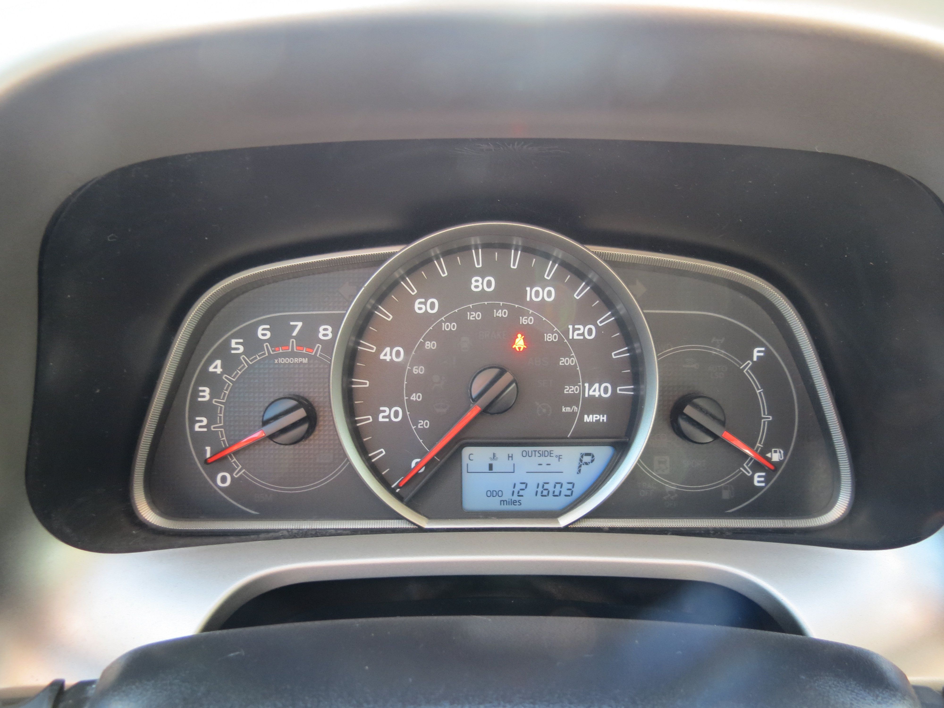 Used 2015 Toyota RAV4 LE FWD image 11