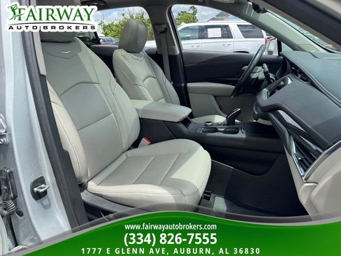 Used 2020 Cadillac XT4 Premium Luxury FWD image 12