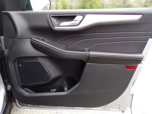 Used 2021 Ford Escape SE image 20