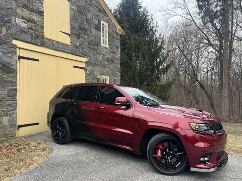 Used 2018 Jeep Grand Cherokee SRT image 32