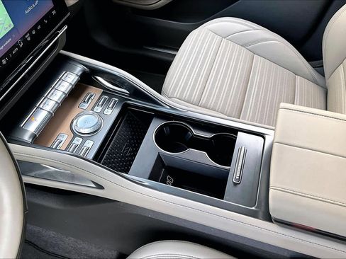 Used 2024 Lincoln Nautilus Reserve image 15