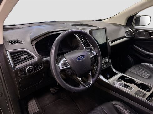 Used 2024 Ford Edge Titanium image 9