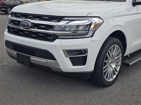 Used 2024 Ford Expedition Limited AWD/4WD image 10