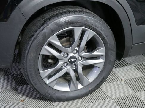 Used 2023 Kia Seltos S w/ Navigation Package FWD image 13