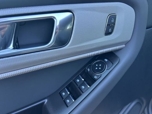 New 2026 Ford Explorer Active image 23