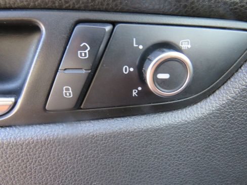 Used 2013 Volkswagen Passat TDI SEL Premium image 10